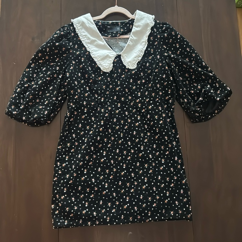 Floral black balloon sleeve dresss